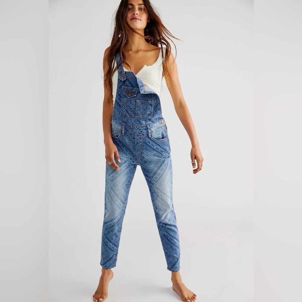 Anthropologie Driftwood Farrah Womens size small fitted denim overalls EUC